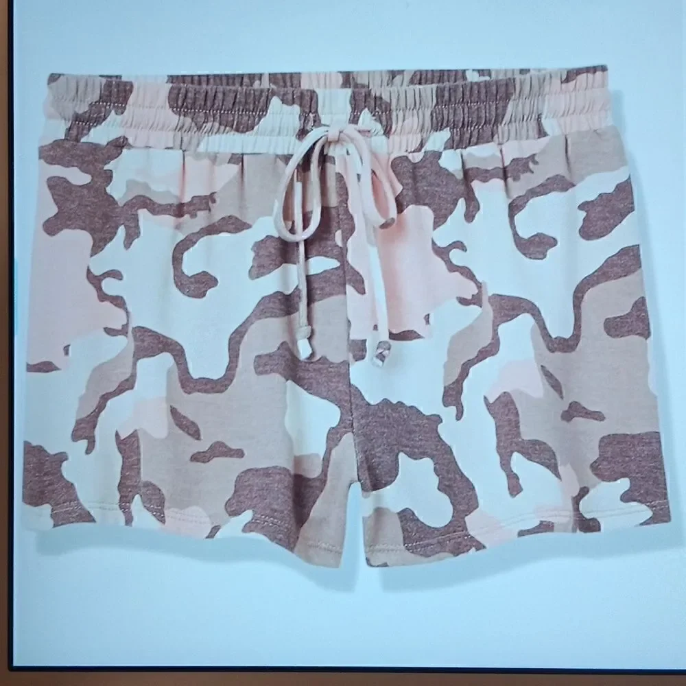 New Wild Meadows French Terry Jogger Shorts‎ Pink Camo Small New With Tags